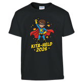 Kita-Held 2026 Superheld Kita-Abschluss Shirt – Kinder T-Shirt Weiß Freisteller