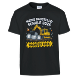 Meine Baustelle Schule 2026 Einschulung Shirt Bagger – Kinder T-Shirt Weiß Freisteller