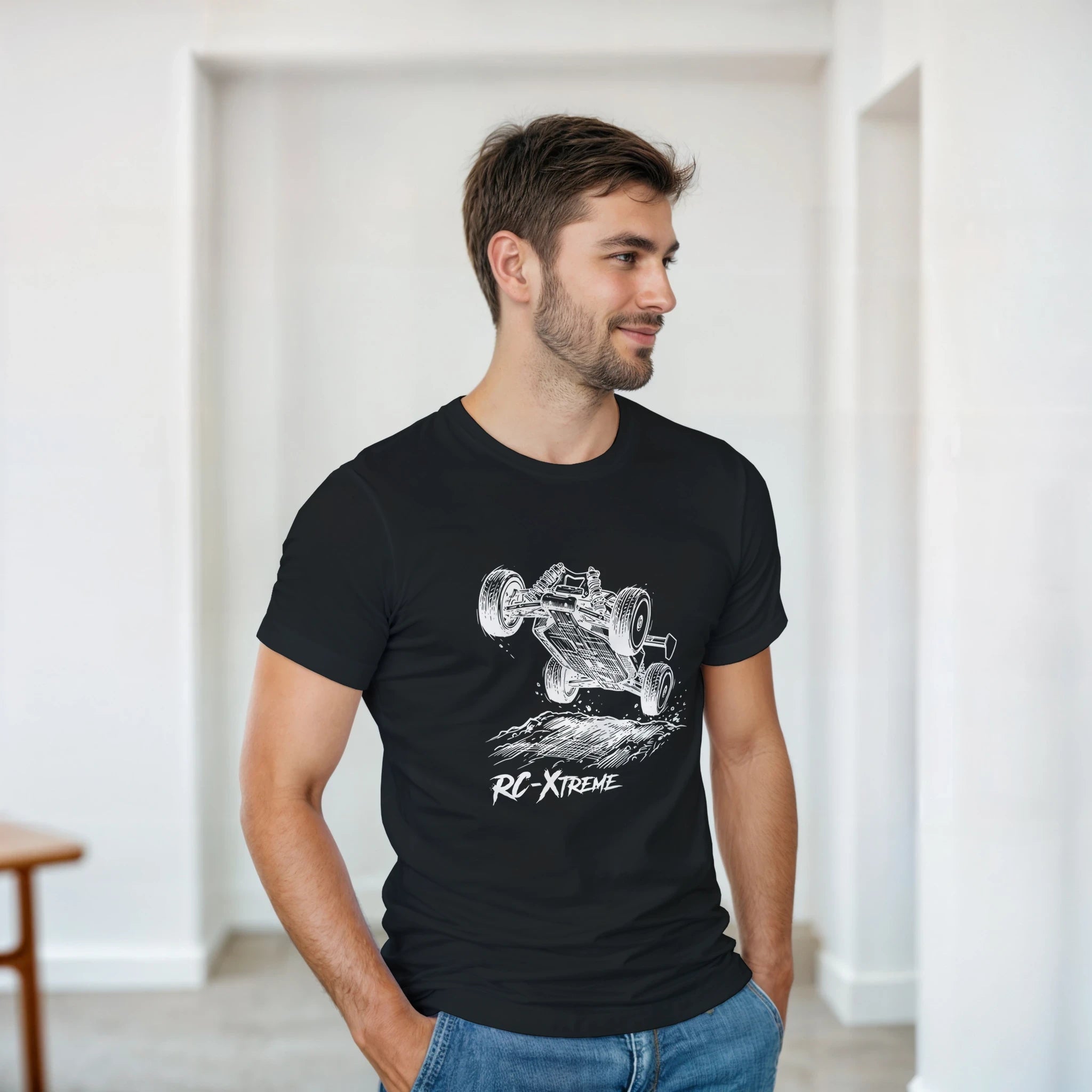 RC Modellbau T-Shirt "RC-Xtreme" – Herren Lifestyle, Mann trägt T-Shirt, Outdoor Look