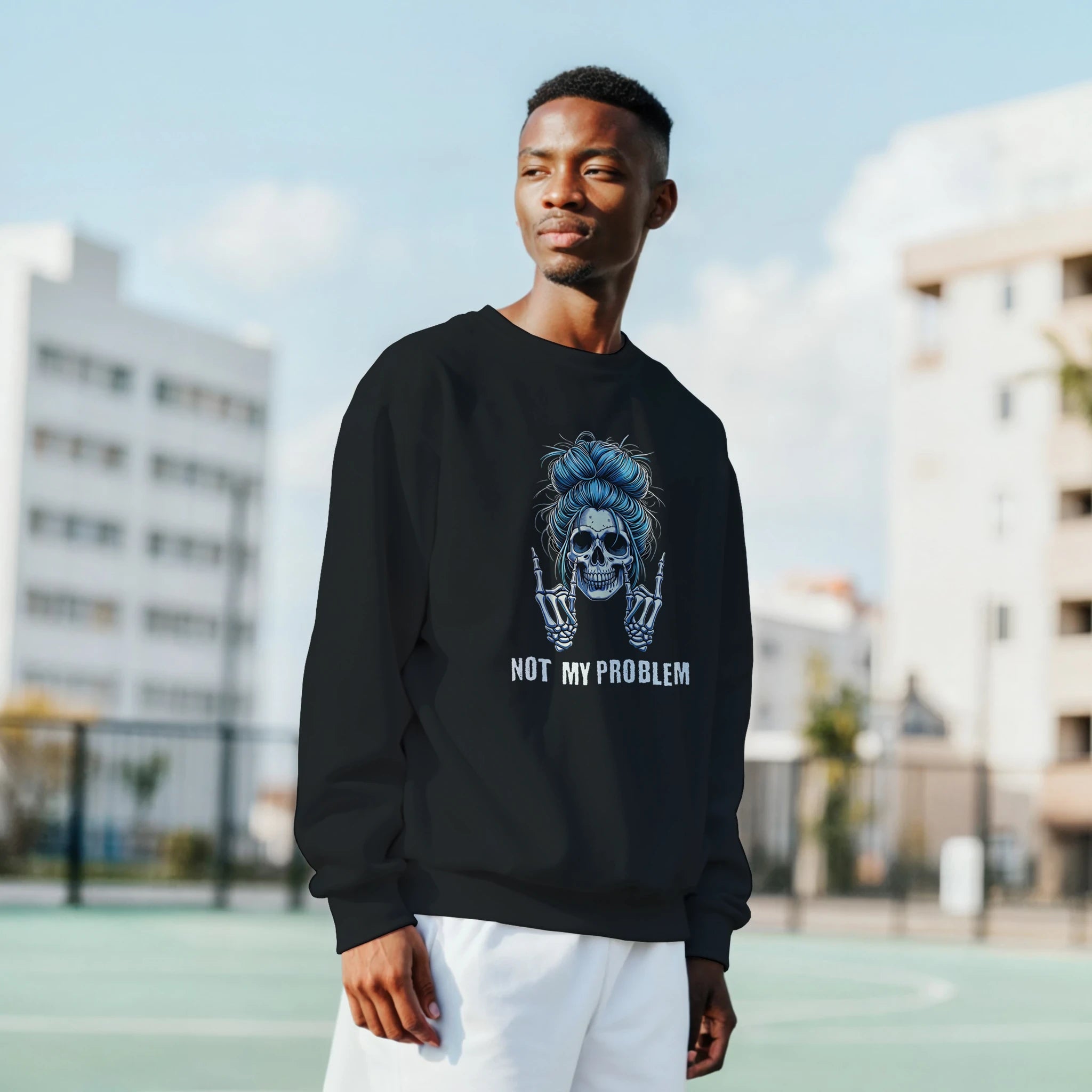 Not My Problem Pullover – Damen Lifestyle, Frau trägt Pullover, stehend