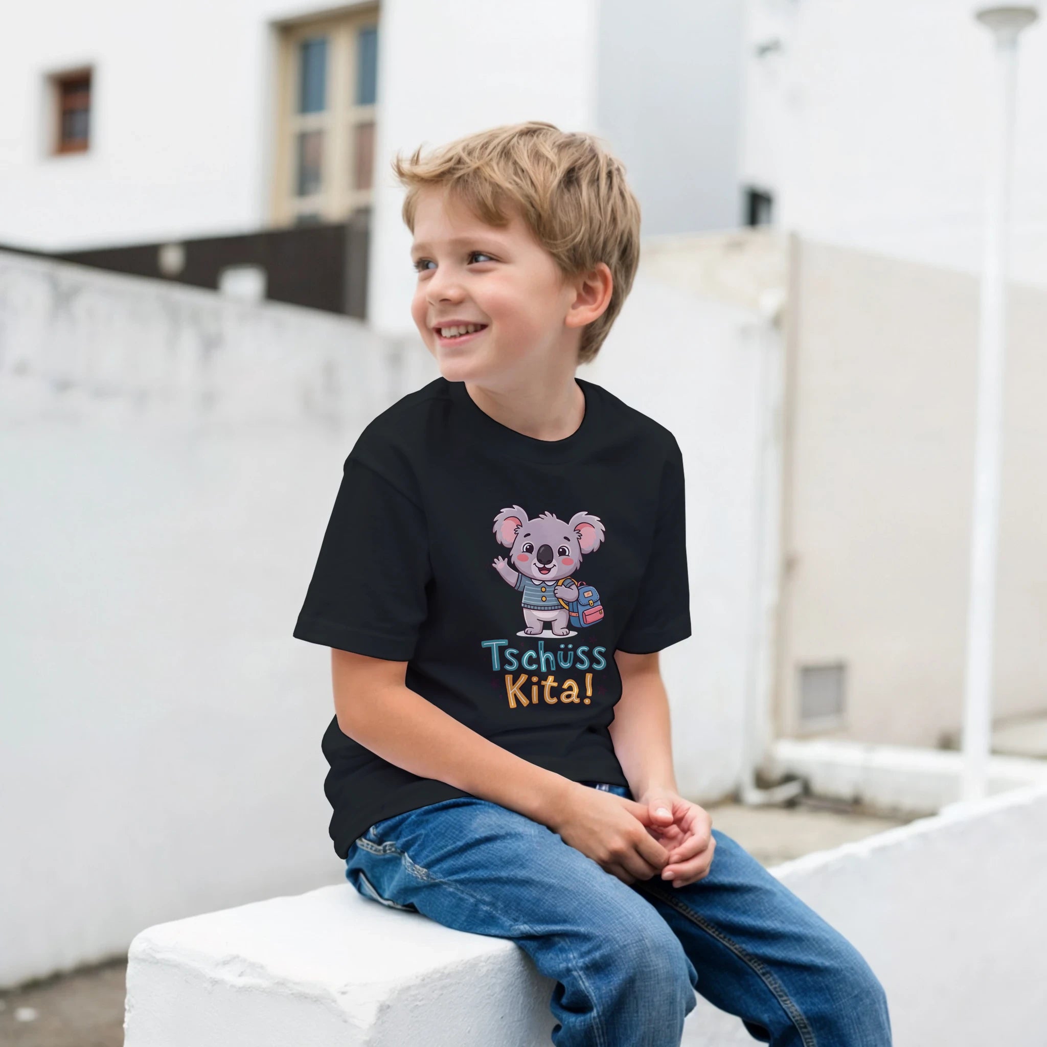 Tschüss Kita T-Shirt – Mädchen mit Kinder T-Shirt, Kinderzimmer Foto
