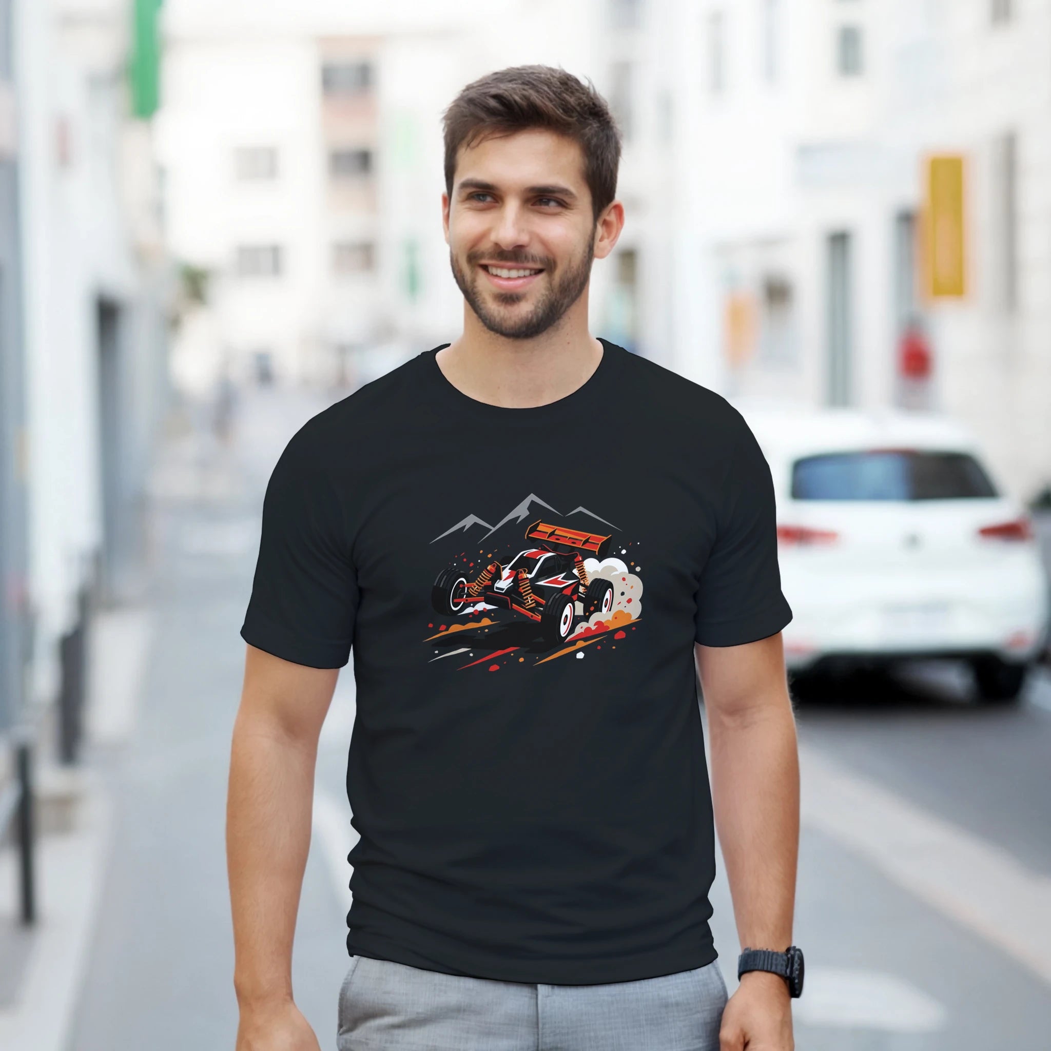 RC Buggy Off-Road Racer T-Shirt – Damen Lifestyle, Frau trägt T-Shirt, stehend