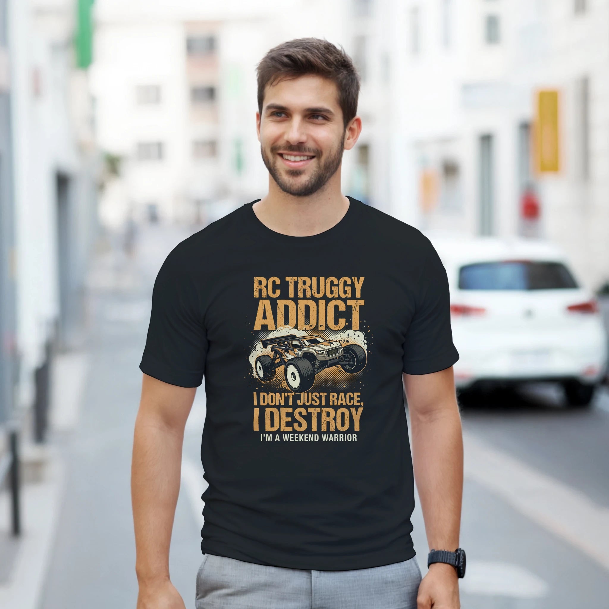 RC Truggy T-Shirt "Addict" – Damen Lifestyle, Frau trägt T-Shirt, stehend