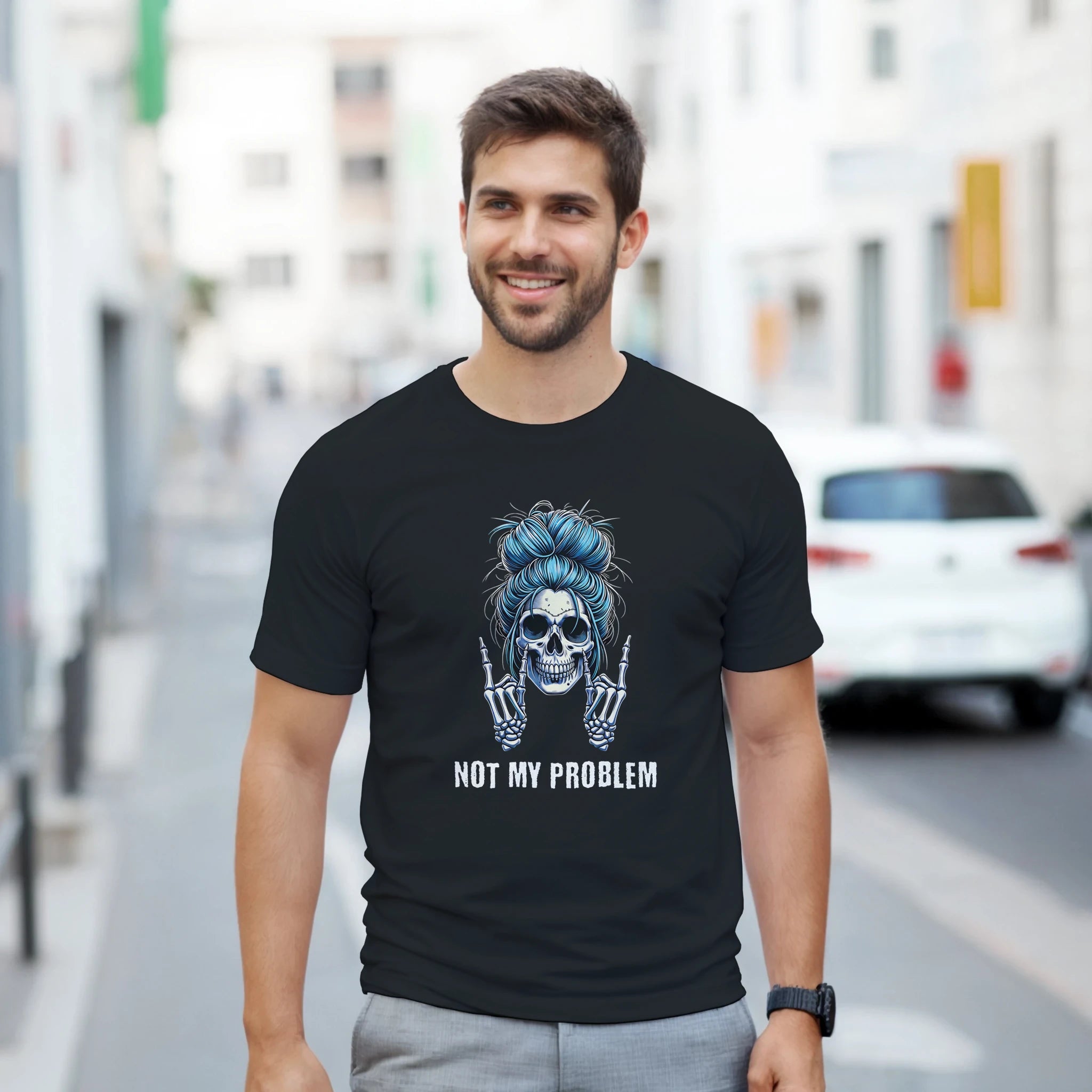 Not My Problem T-Shirt – Damen Lifestyle, Frau trägt T-Shirt, stehend