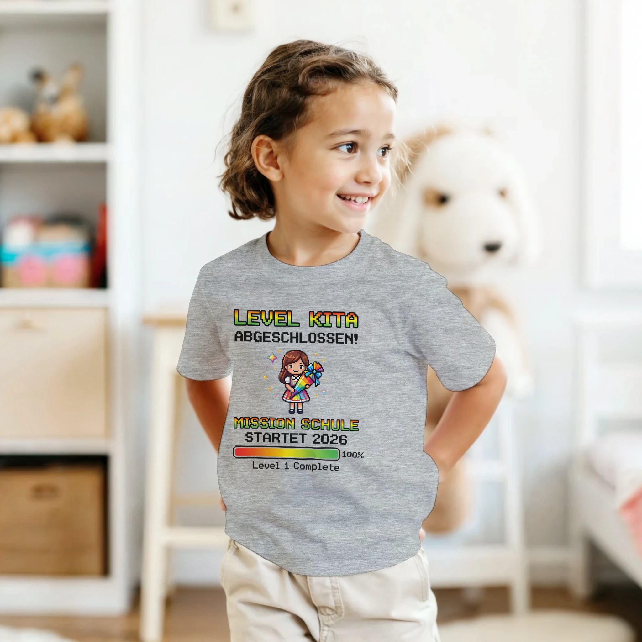 Level Kita Abgeschlossen Gaming Shirt Mädchen – Mädchen trägt Kinder T-Shirt Indoor Foto